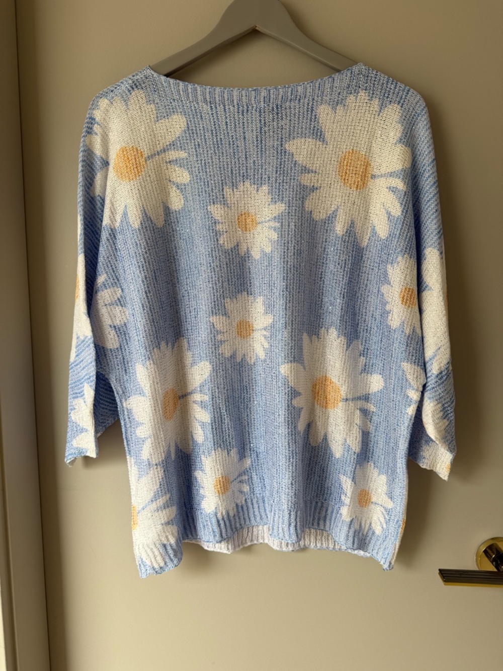 Sioni Daisy Pattern Sweater - Picture 4 of 5